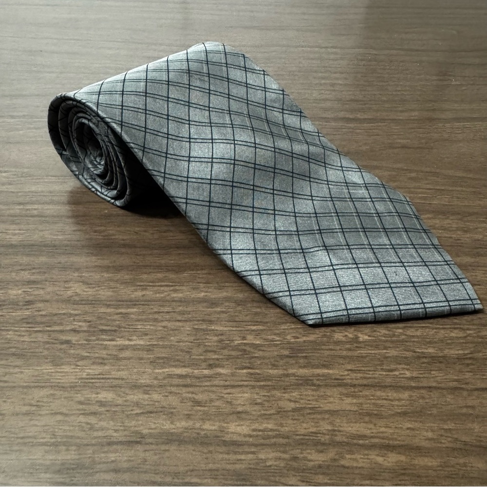 Giorgio Armani Cravatte Gray and Black Checkered Tie 100% Silk Made‎ in Italy